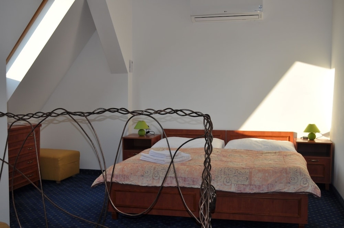 Imagen de la habitación del Hotel Penzi&oacute;n Aqua. Foto 5