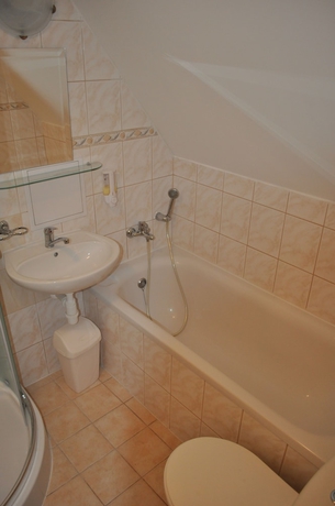 Imagen de la habitación del Hotel Penzi&oacute;n Aqua. Foto 14