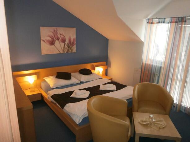 Imagen general del Hotel Penzi&oacute;n Hellene. Foto 38