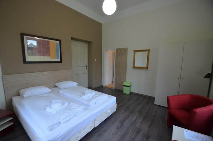 Imagen general del Hotel Penzi&oacute;n Jesensk&yacute;. Foto 6