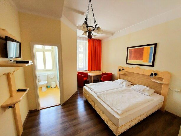 Imagen general del Hotel Penzi&oacute;n Jesensk&yacute;. Foto 9