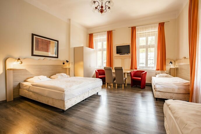 Imagen general del Hotel Penzi&oacute;n Jesensk&yacute;. Foto 11