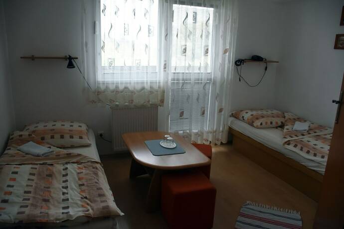 Imagen de la habitación del Hotel Penzi&oacute;n Koruna. Foto 18