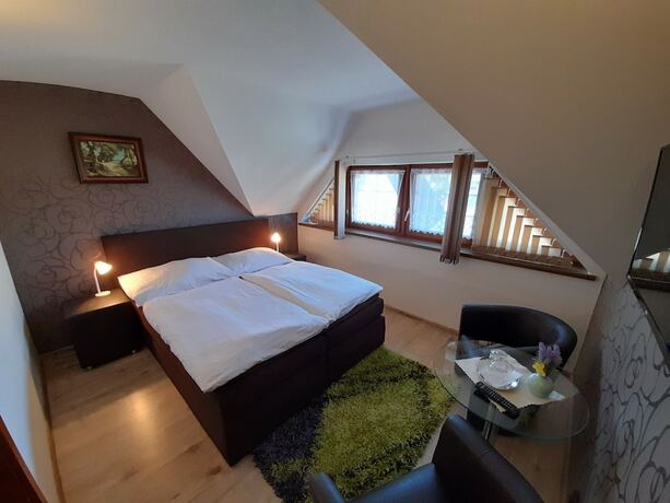 Imagen de la habitación del Hotel Penzi&oacute;n PANDA. Foto 17