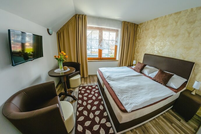 Imagen de la habitación del Hotel Penzi&oacute;n PANDA. Foto 18