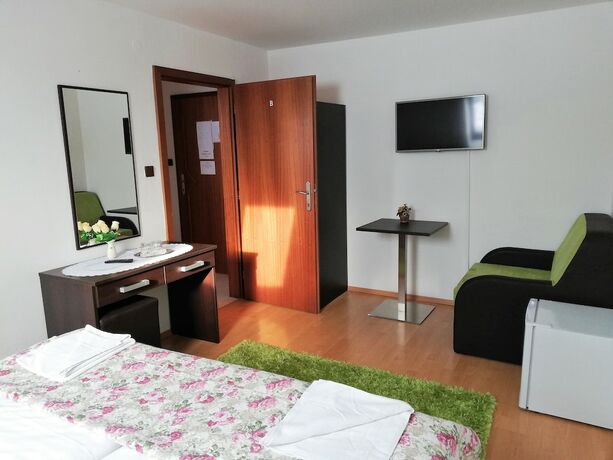Imagen de la habitación del Hotel Penzi&oacute;n PANDA. Foto 20