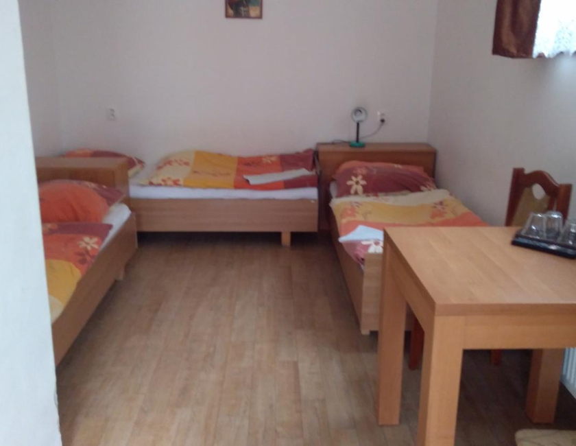 Imagen general del Hotel Penzi&oacute;n Pars. Foto 3