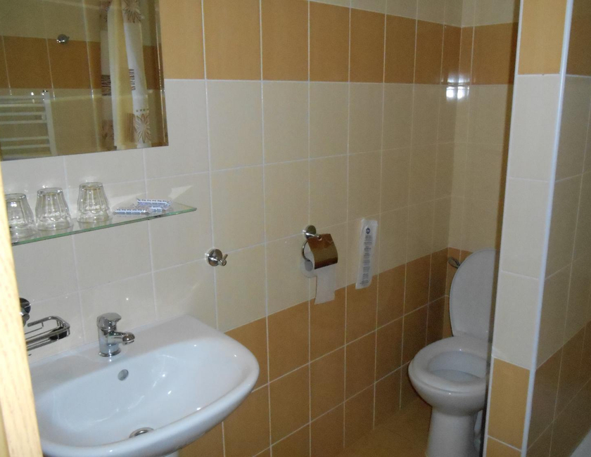 Imagen general del Hotel Penzi&oacute;n Pars. Foto 11