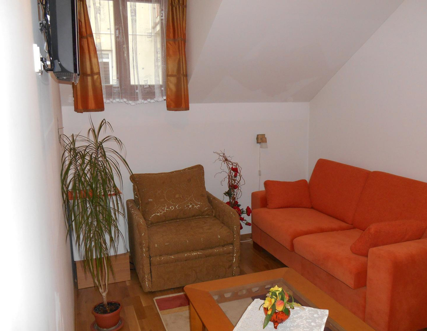 Imagen general del Hotel Penzi&oacute;n Pars. Foto 13