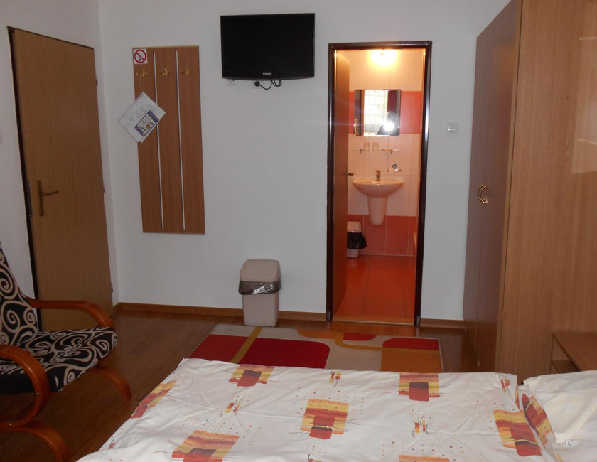 Imagen general del Hotel Penzi&oacute;n Pars. Foto 18