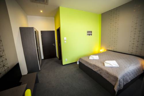 Imagen de la habitación del Hotel Penzi&oacute;n Sport. Foto 2