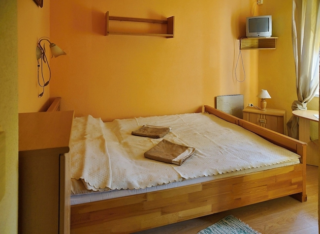 Imagen de la habitación del Hotel Penzi&oacute;n Western. Foto 4