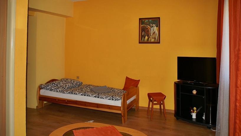 Imagen de la habitación del Hotel Penzi&oacute;n Western. Foto 11