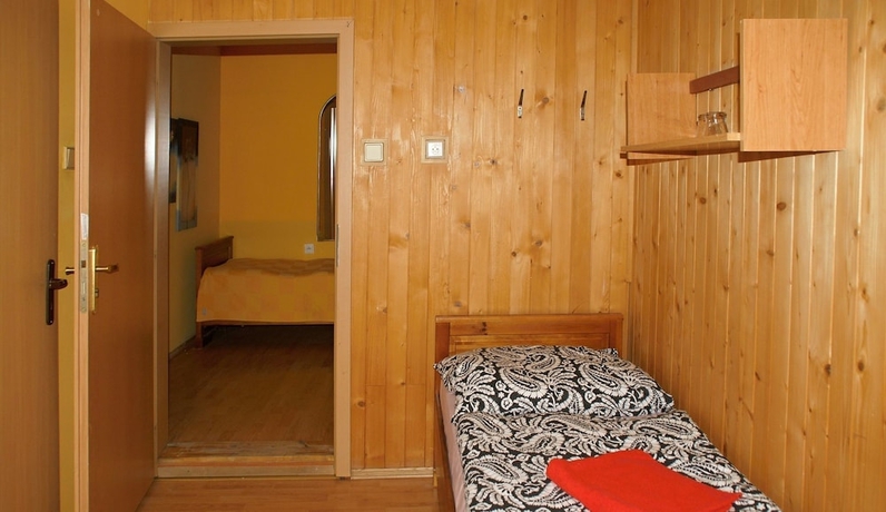 Imagen de la habitación del Hotel Penzi&oacute;n Western. Foto 12