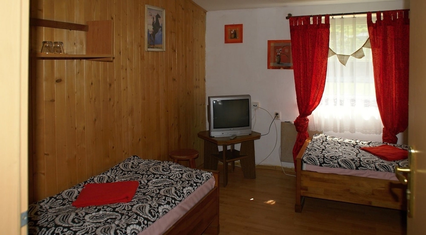 Imagen de la habitación del Hotel Penzi&oacute;n Western. Foto 14