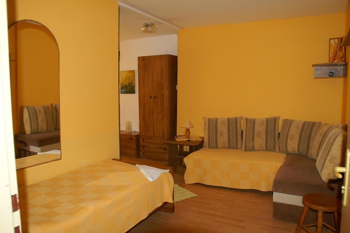 Imagen de la habitación del Hotel Penzi&oacute;n Western. Foto 17