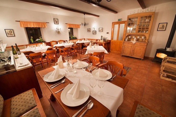 Imagen del bar/restaurante del Hotel Penzion Farma U Mauritzů. Foto 9