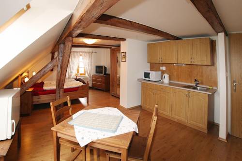 Imagen de la habitación del Hotel Penzion U Chodsk&eacute;ho Hradu. Foto 4
