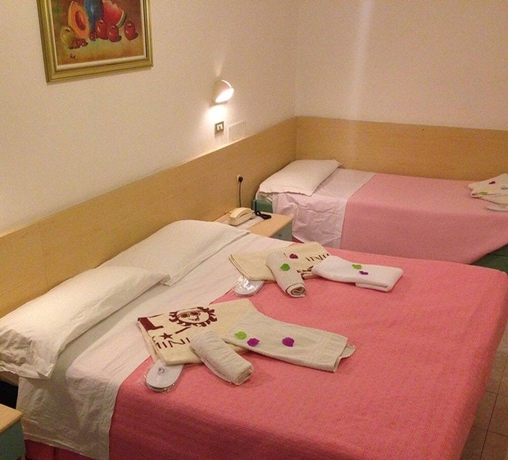 Imagen de la habitación del Hotel Peonia. Foto 5