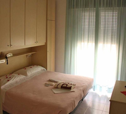 Imagen de la habitación del Hotel Peonia. Foto 8