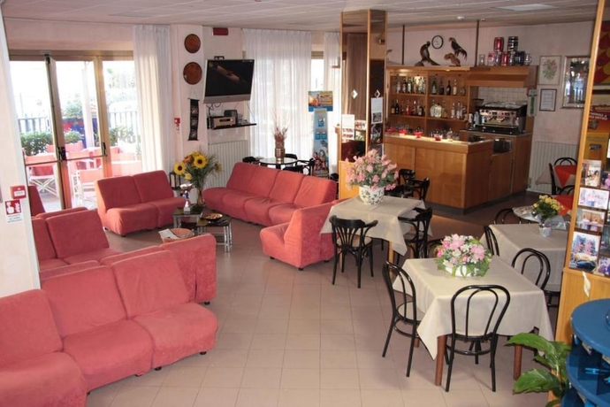 Imagen de los interiores del Hotel Peonia. Foto 15