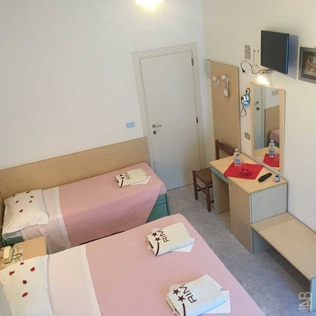 Imagen de la habitación del Hotel Peonia. Foto 11