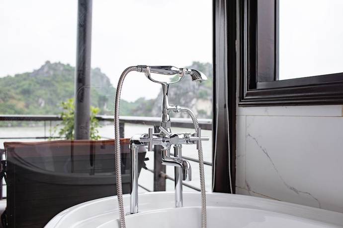 Imagen de la habitación del Hotel Peony Cruises. Foto 16