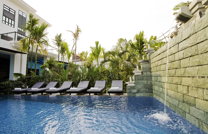 Imagen de la piscina del Hotel People By The Community. Foto 15