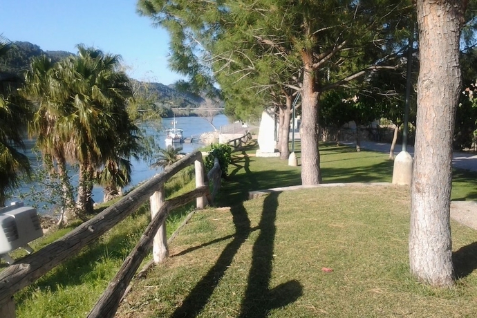 Imagen de los exteriores del Hotel Pepo. Foto 15