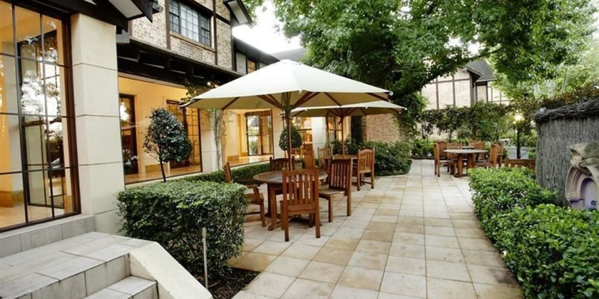 Imagen de los exteriores del Hotel Peppers The Hills Lodge. Foto 8