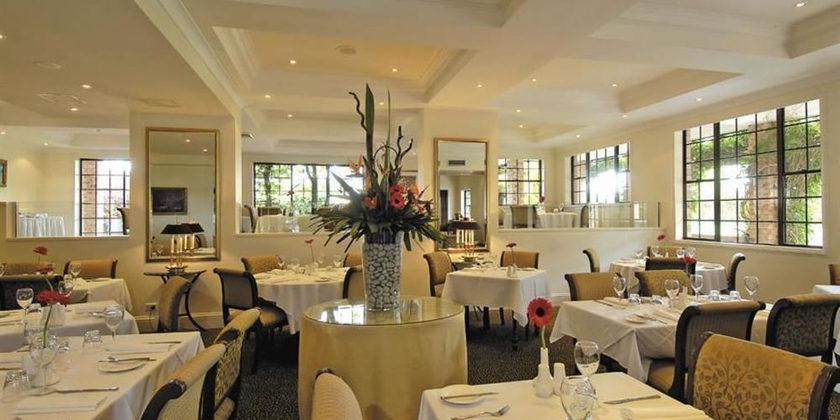 Imagen del bar/restaurante del Hotel Peppers The Hills Lodge. Foto 3