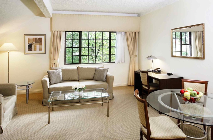 Imagen de los interiores del Hotel Peppers The Hills Lodge. Foto 10