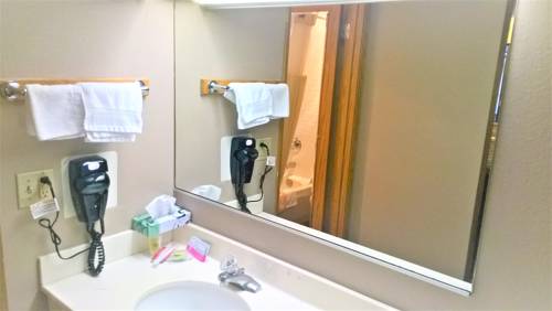 Imagen de la habitación del Hotel Peppertree Inn. Foto 5