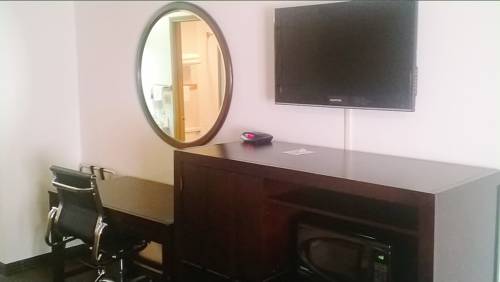 Imagen de la habitación del Hotel Peppertree Inn. Foto 9