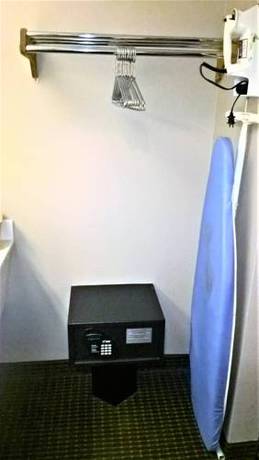 Imagen de la habitación del Hotel Peppertree Inn. Foto 10