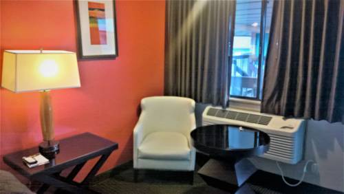 Imagen de la habitación del Hotel Peppertree Inn. Foto 15