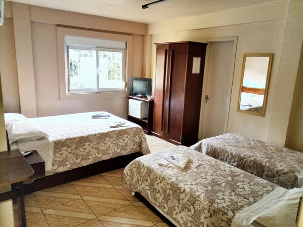 Imagen de la habitación del Hotel Pequenino. Foto 13