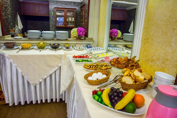 Imagen del bar/restaurante del Hotel Pera Capitol. Foto 3