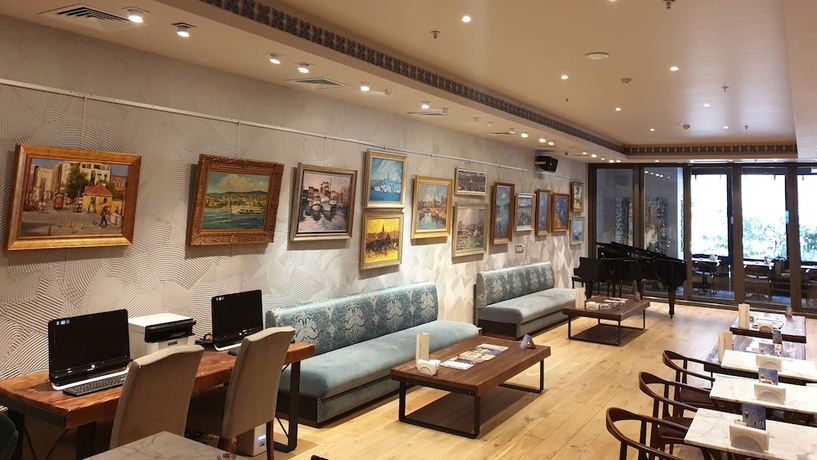 Imagen de los interiores del Hotel Pera Tulip. Foto 14