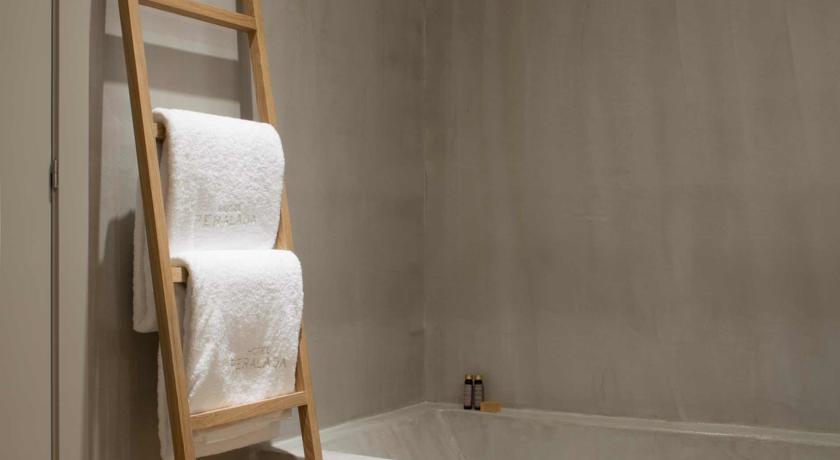 Imagen de la habitación del Hotel Peralada Wine Spa & Golf. Foto 5