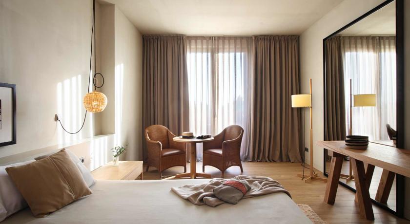 Imagen de la habitación del Hotel Peralada Wine Spa & Golf. Foto 9