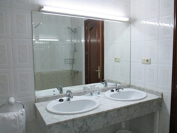 Imagen general del Hotel Perales. Foto 2