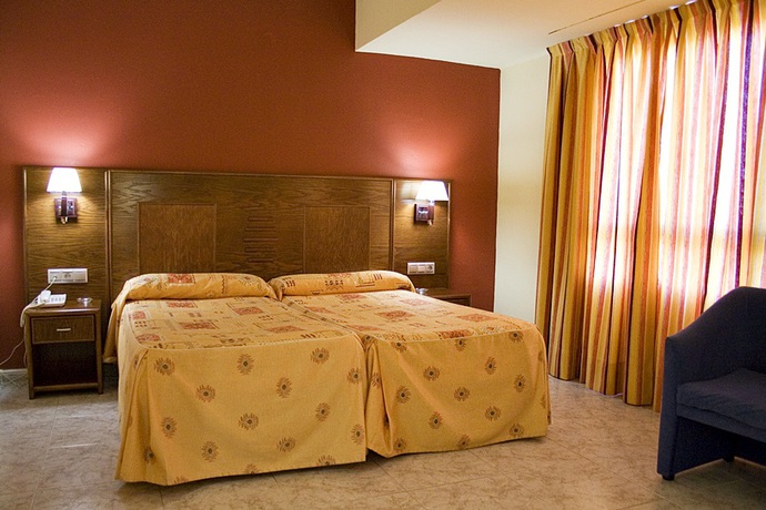 Imagen general del Hotel Perales. Foto 6