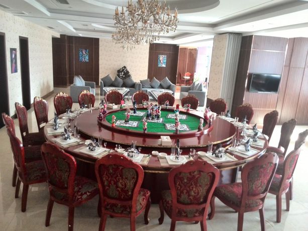 Imagen del bar/restaurante del Hotel Peranc. Foto 2