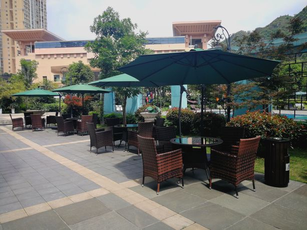 Imagen de los exteriores del Hotel Peranc. Foto 10