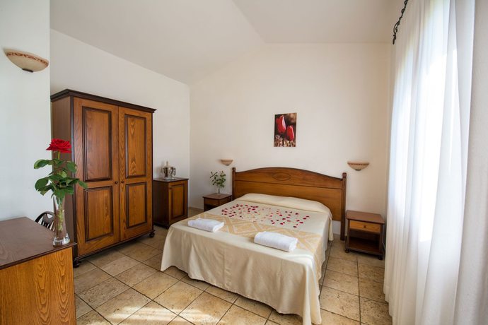 Imagen de la habitación del Hotel Perda Rubia. Foto 12