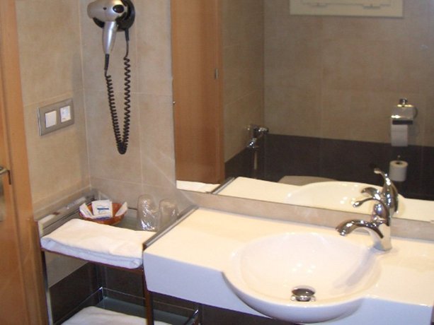 Imagen de los interiores del Hotel Pere Iii El Gran. Foto 10