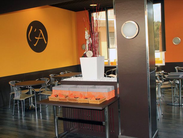 Imagen del bar/restaurante del Hotel Pere Iii El Gran. Foto 2