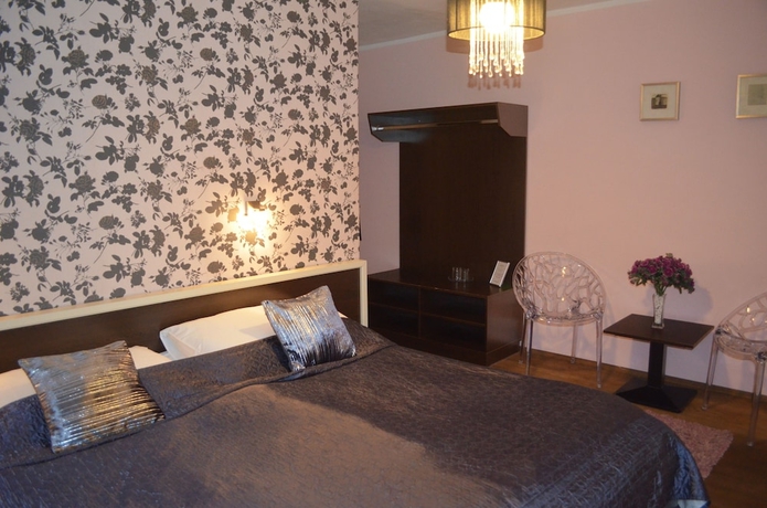 Imagen de la habitación del Hotel Peregrin. Foto 9