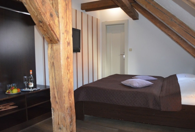 Imagen de la habitación del Hotel Peregrin. Foto 14